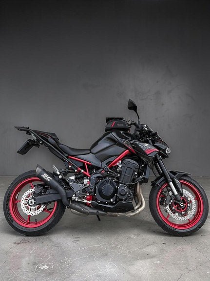 Kawasaki Z 900 /Lav KM stand